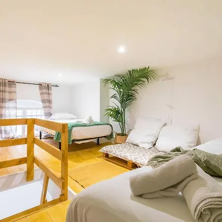 Le Pommard - Atypical Cellar, Sleeps 6
