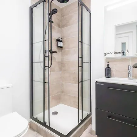 Le Pommard - Atypical Cellar, Sleeps 6 디종