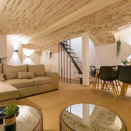 Le Pommard - Atypical Cellar, Sleeps 6 * 디종