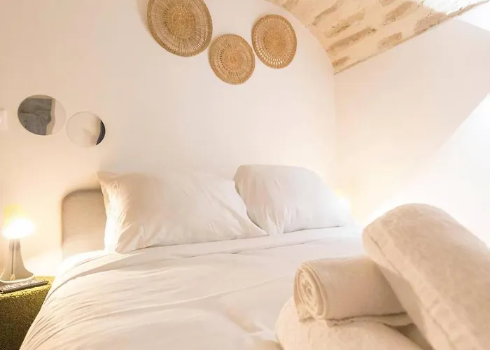 Le Pommard - Atypical Cellar, Sleeps 6 Ντιζόν